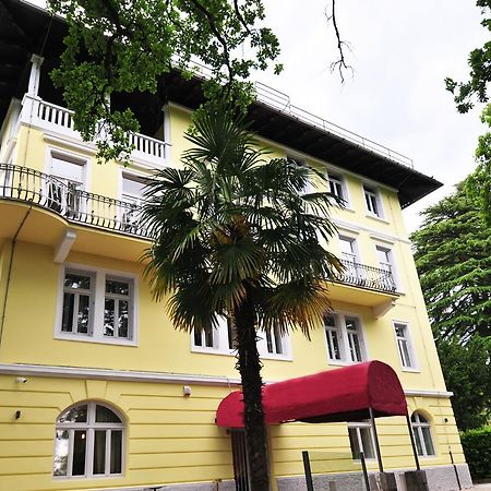 Hotel Villa Laurel Ловран Экстерьер фото