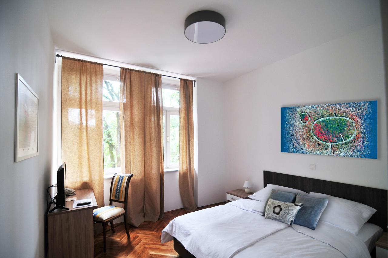 Hotel Villa Laurel Ловран Экстерьер фото