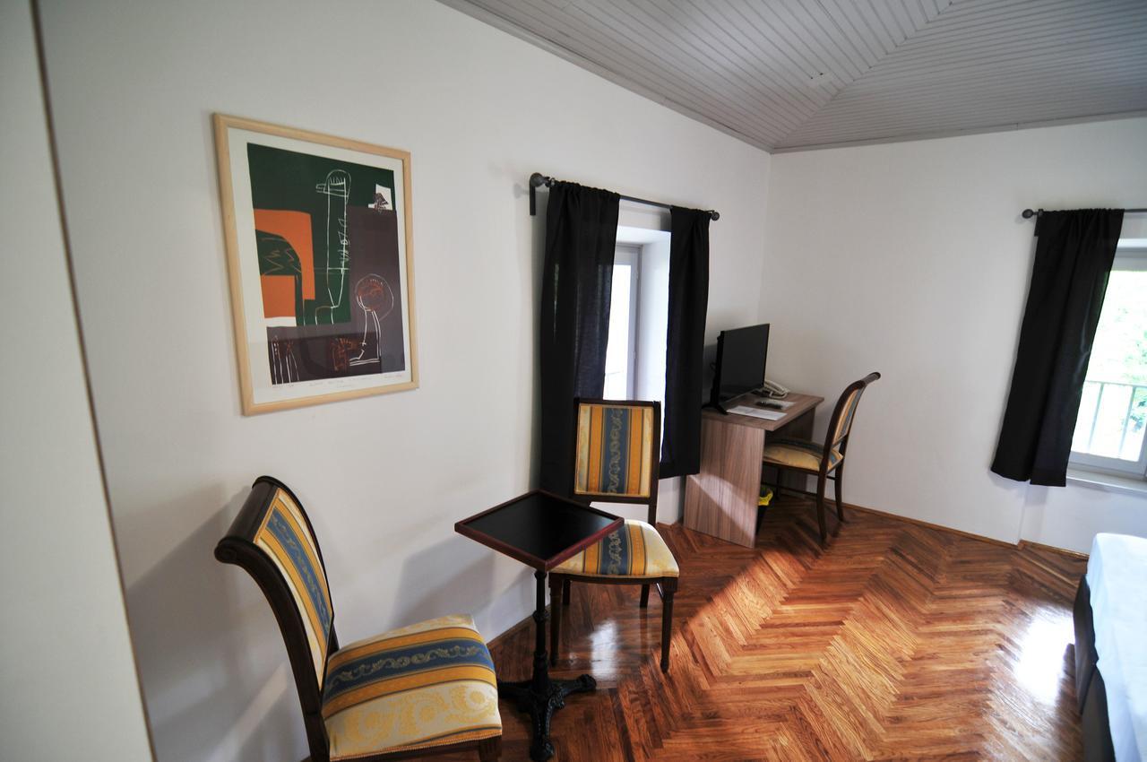 Hotel Villa Laurel Ловран Экстерьер фото