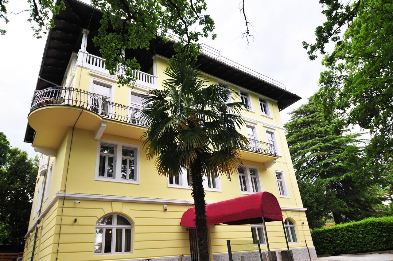 Hotel Villa Laurel Ловран Экстерьер фото